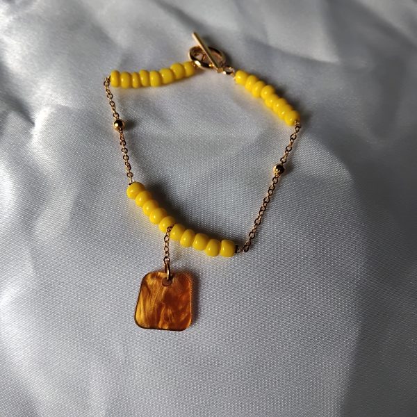 Bracelet perle de rocaille et résine jaune - Image 4