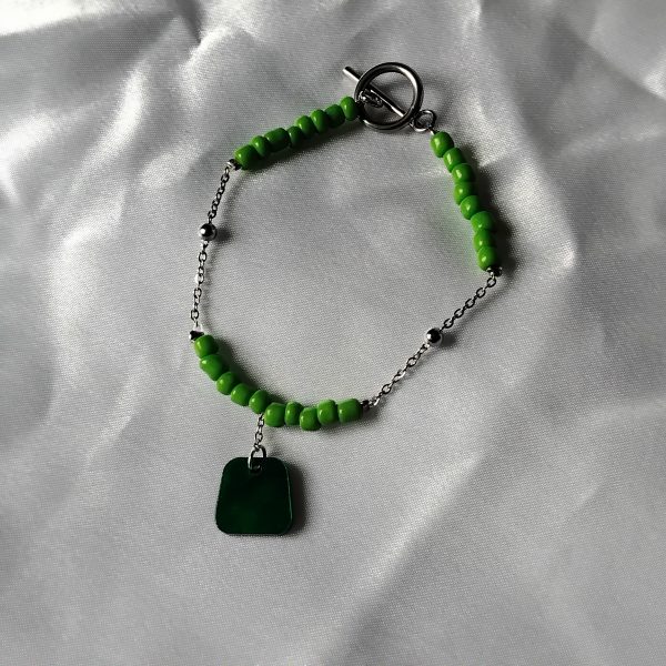 Bracelet perle de rocaille et résine vert - Image 4