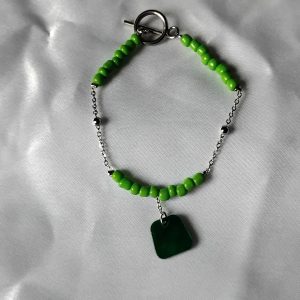 Bracelet perle de rocaille et résine vert