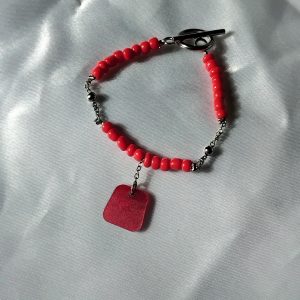 Bracelet perle de rocaille et résine rouge