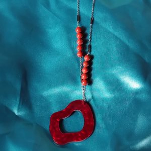 Collier résine rouge