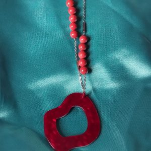 Collier résine rouge