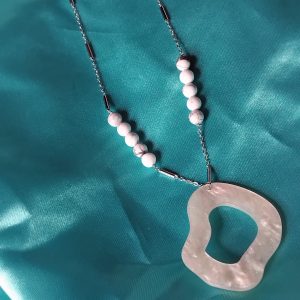 Collier résine blanc