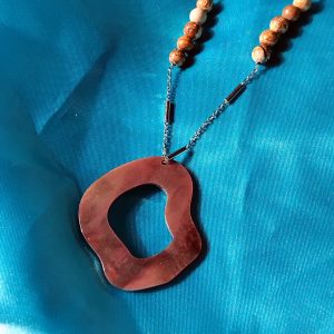 Collier résine marron