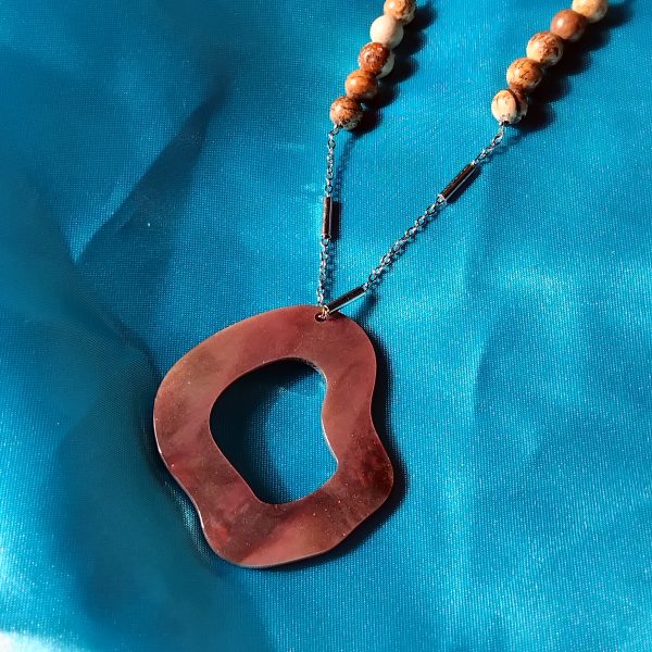 Collier résine marron - Image 2