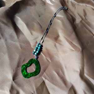 Collier résine vert