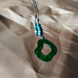 Collier résine vert