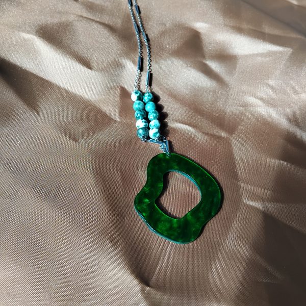 Collier résine vert